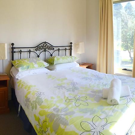 Dockside Waterfront Indulgence Villa Port Fairy Buitenkant foto