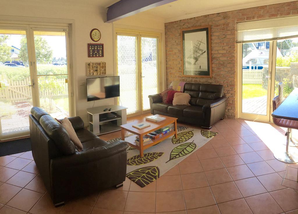 Dockside Waterfront Indulgence Villa Port Fairy Buitenkant foto